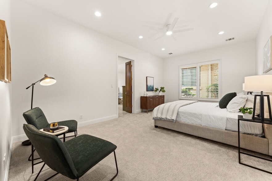 Building Photo - 15 Borello Dr