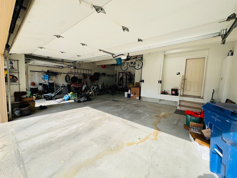 Building Photo - 5535 N 153rd St