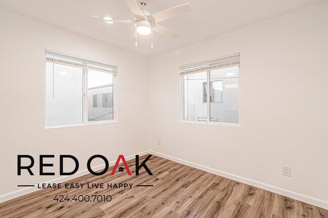 Building Photo - 651 W 92nd St