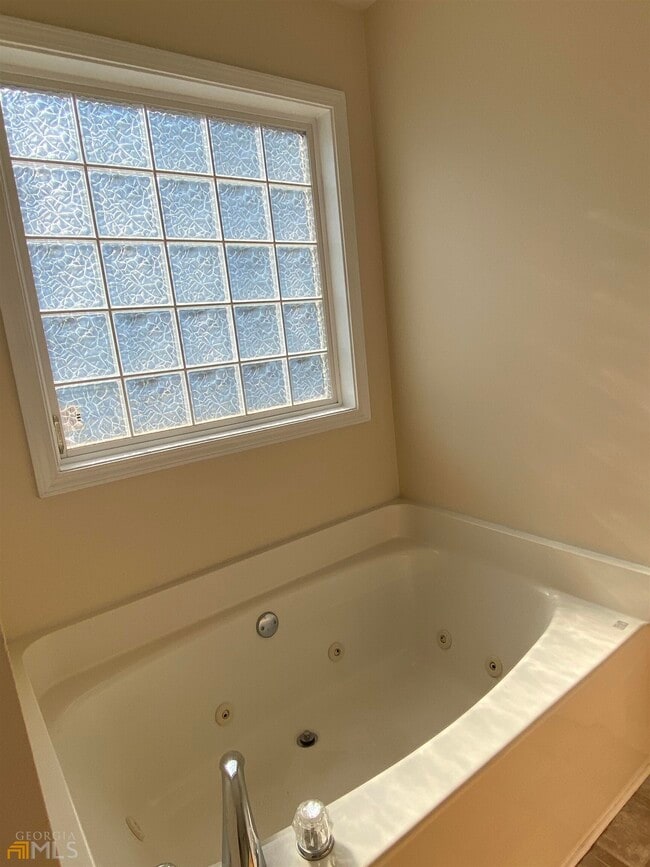 Building Photo - 5120 Roxton Ln