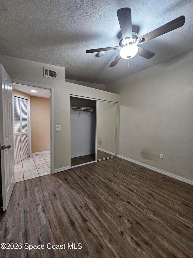 Building Photo - 135 Roosevelt Ave