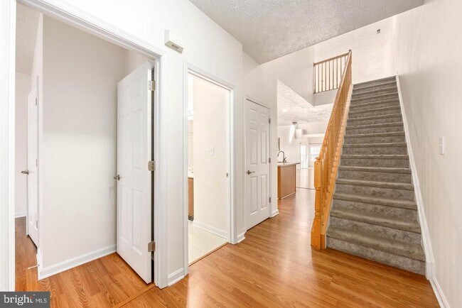 Building Photo - 9549 Wedge Way