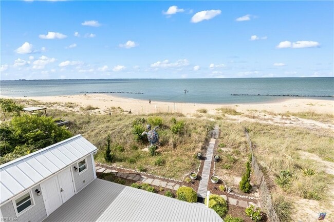 Building Photo - 882 W Ocean View Ave