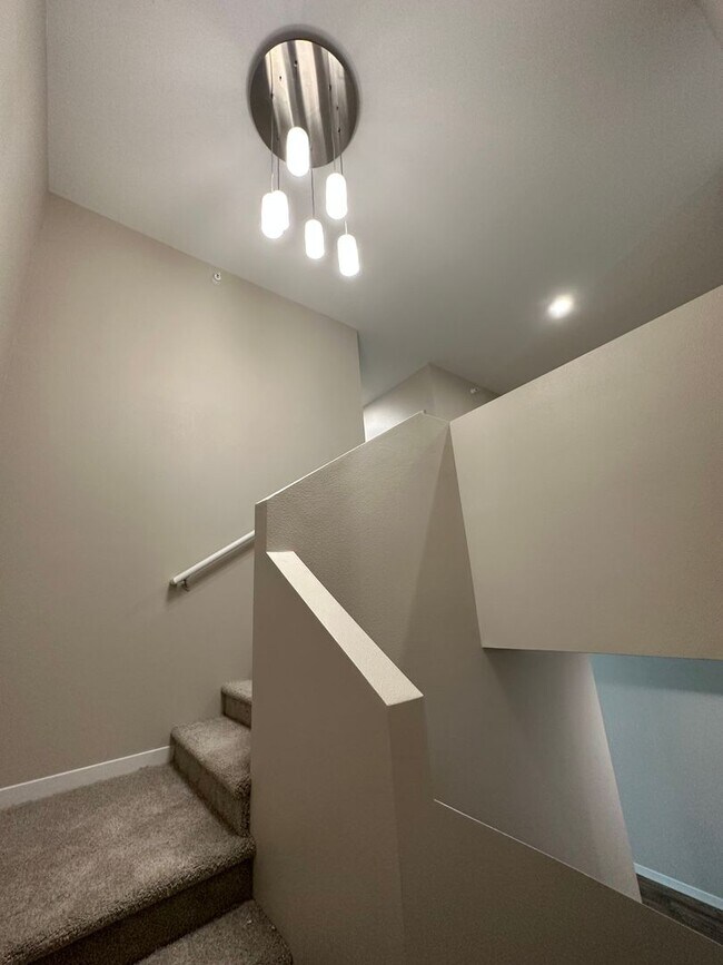 Building Photo - 1112 12th St N