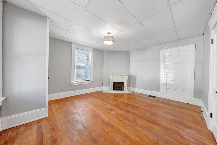 Building Photo - 812 Marshall Ave SW