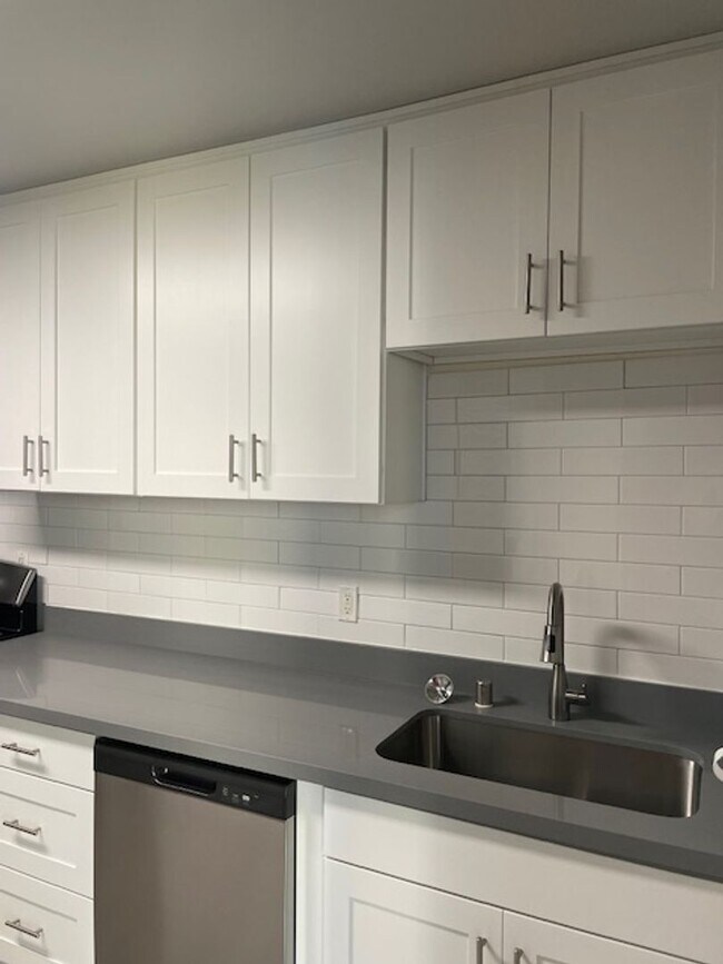 Interior Photo - Farrah Apartments
