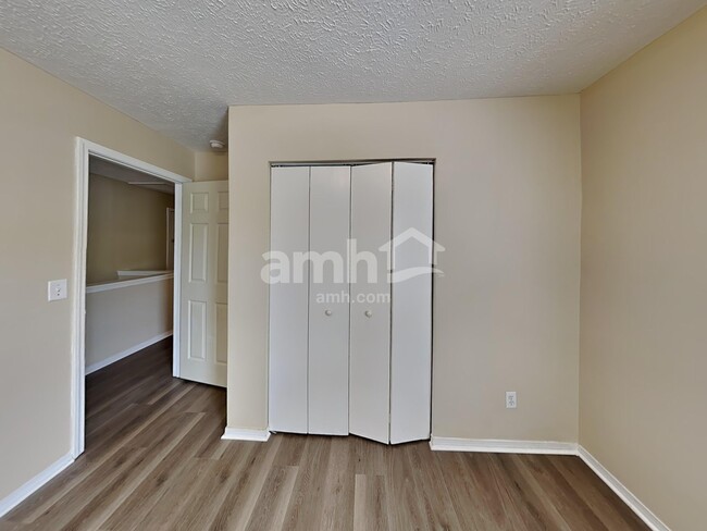 Building Photo - 2793 Sutherland Dr