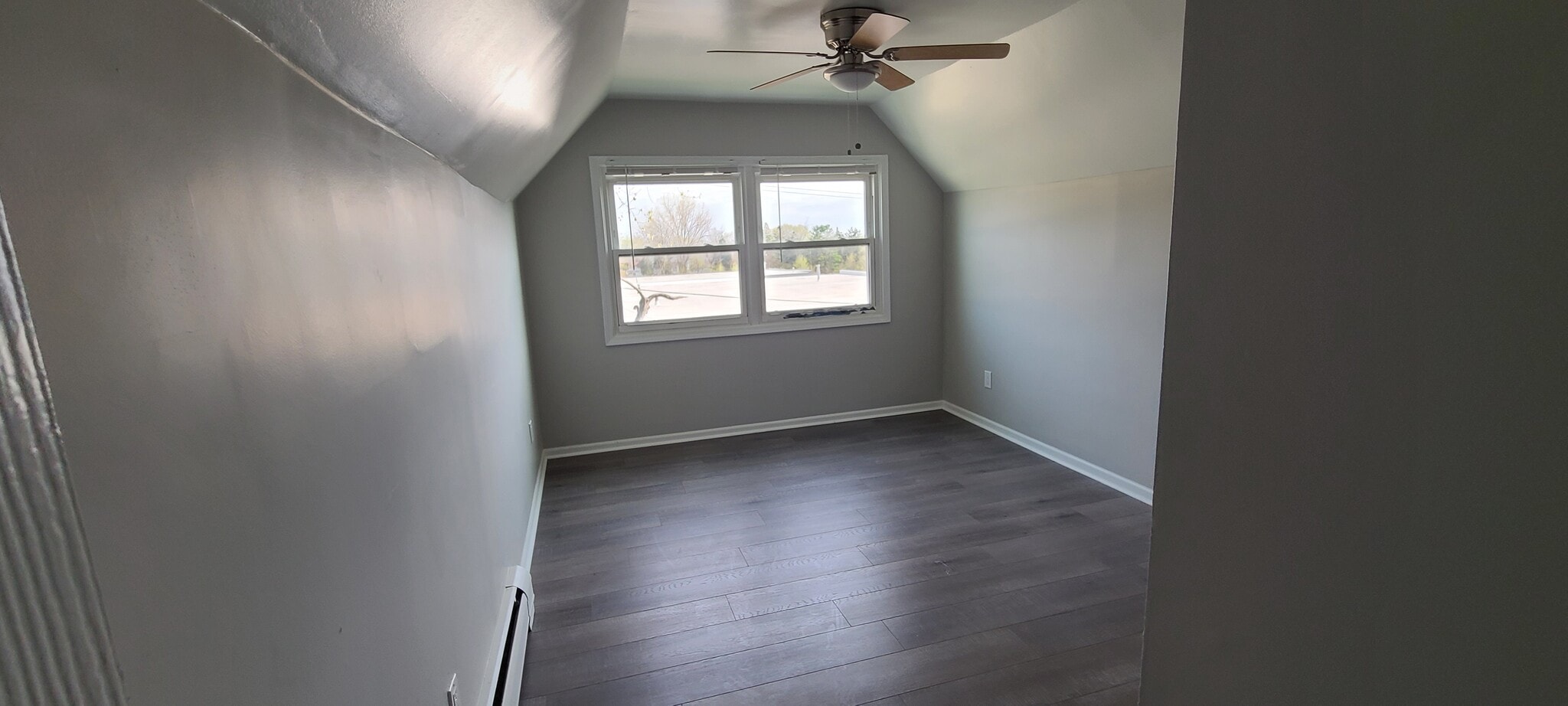 Building Photo - 304 Hankes Ave