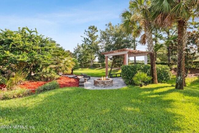 Building Photo - 4619 Pine Lake Dr