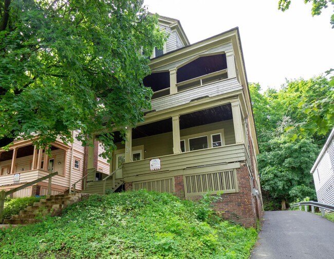 Primary Photo - 716 Euclid Ave