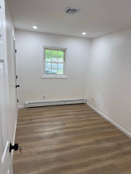 Building Photo - 30 Beacon St