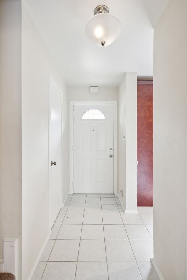 Building Photo - 2832 Jermantown Rd