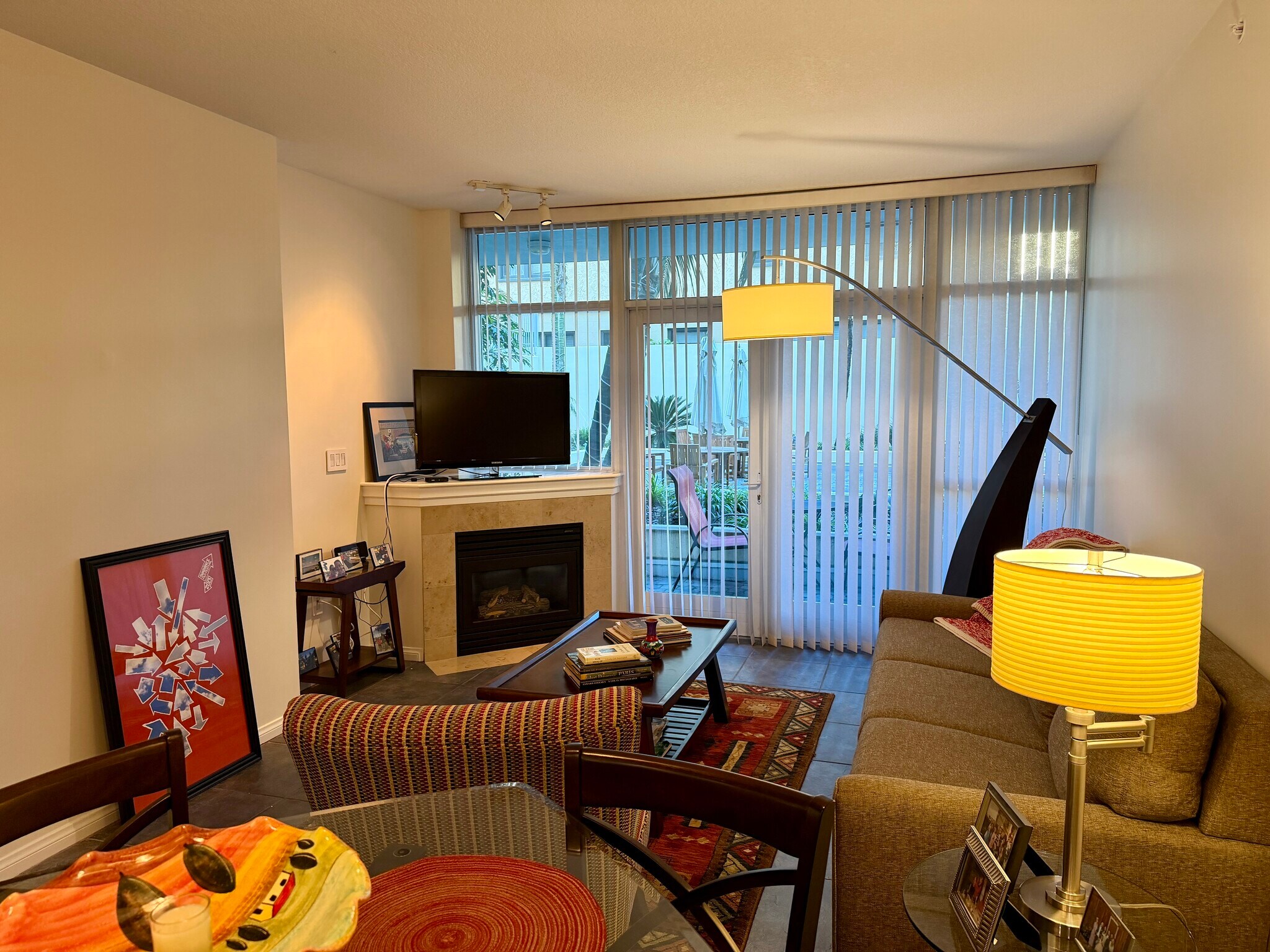 Building Photo - 850 Beech St