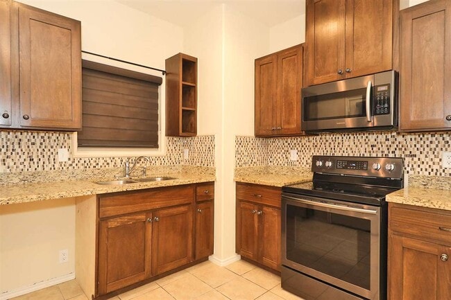 Building Photo - 5610 Montevista Dr