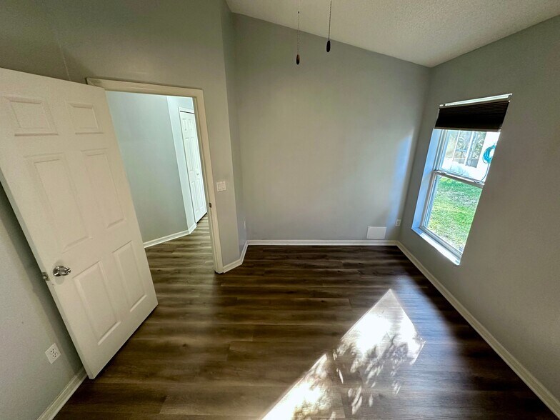 Building Photo - 10209 Rivers Trail Dr