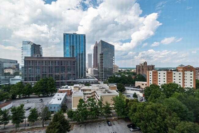 Building Photo - 300 W Peachtree St NW