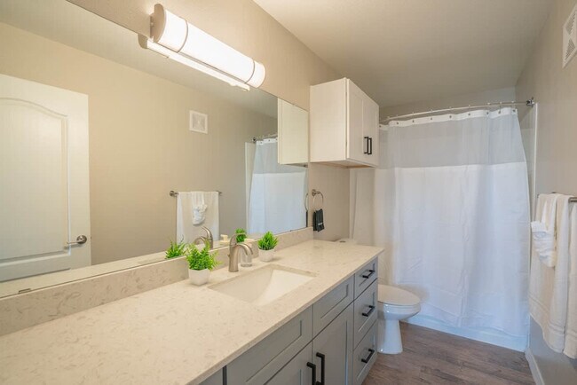 Building Photo - 10 W Minnezona Ave