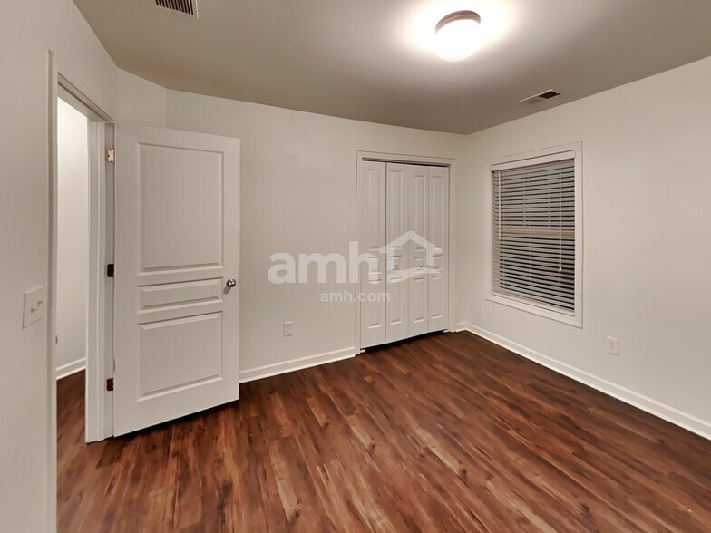 Building Photo - 308 Downing Creek Trl