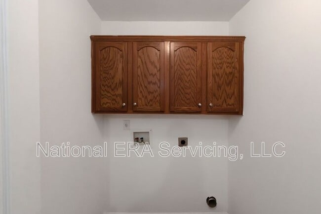 Building Photo - 121 Breckenridge Pointe