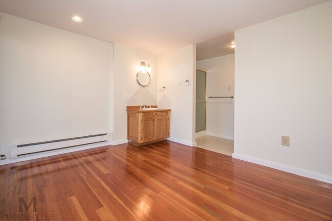 Building Photo - Eureka Valley/Castro 4 Bed + Bonus Room, 3 Bath, 2 Car Garage, City & Valley Views