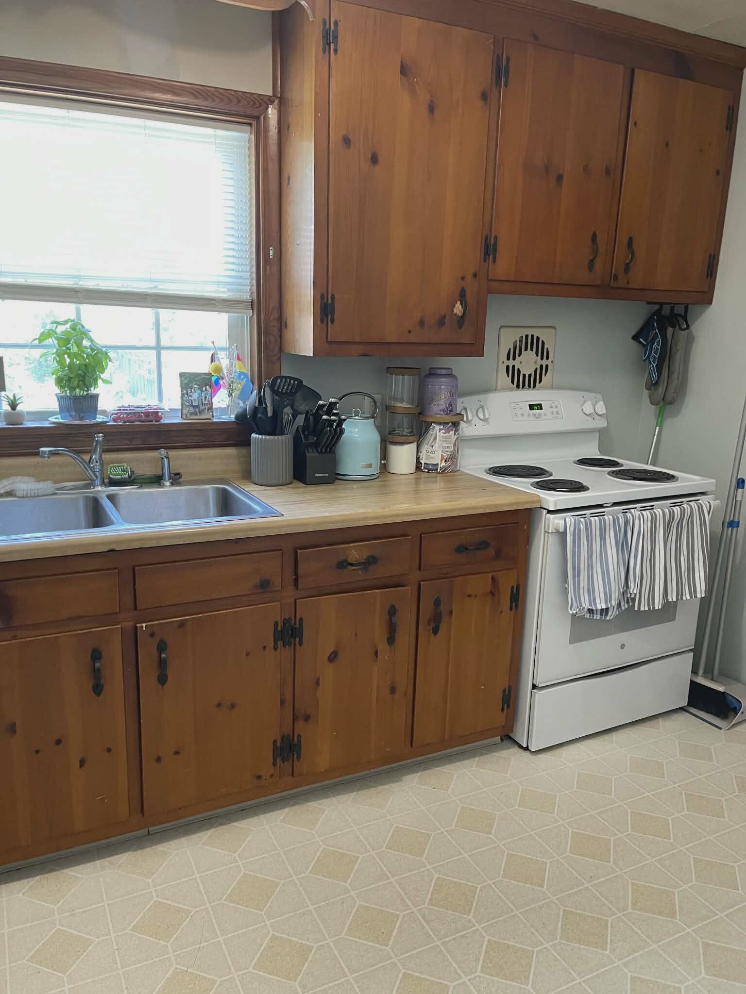 Building Photo - 7203 galax rd