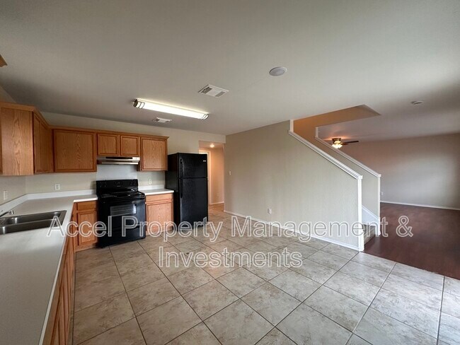Building Photo - 819 Briarwood Dr