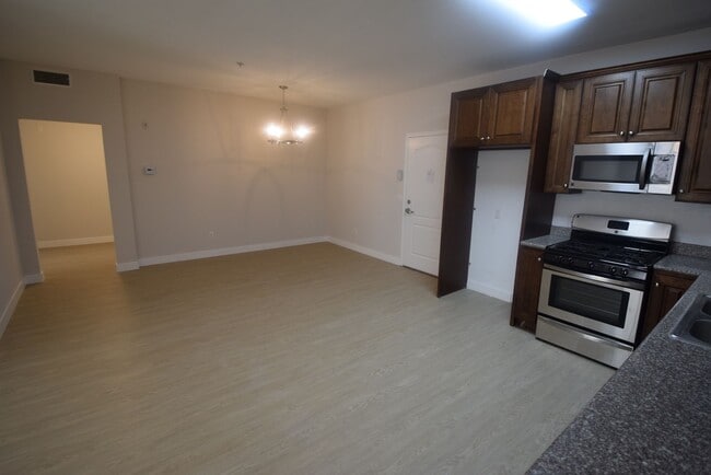 Interior Photo - 7122