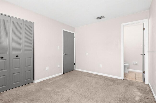 Building Photo - 3934 SW 26th Dr