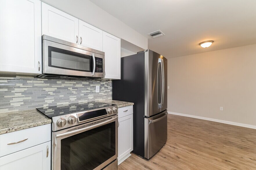 Building Photo - 309 Vaniman Ave