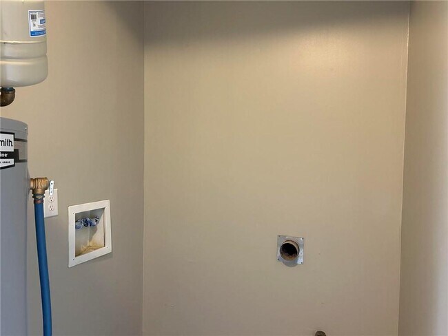 Building Photo - 506 Seville Dr