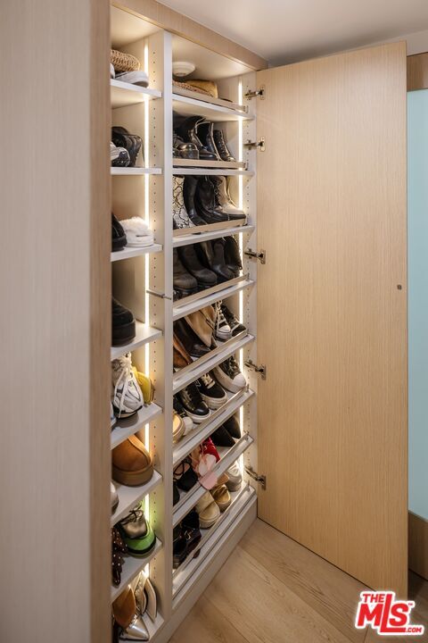 Building Photo - 10501 Wilshire Blvd