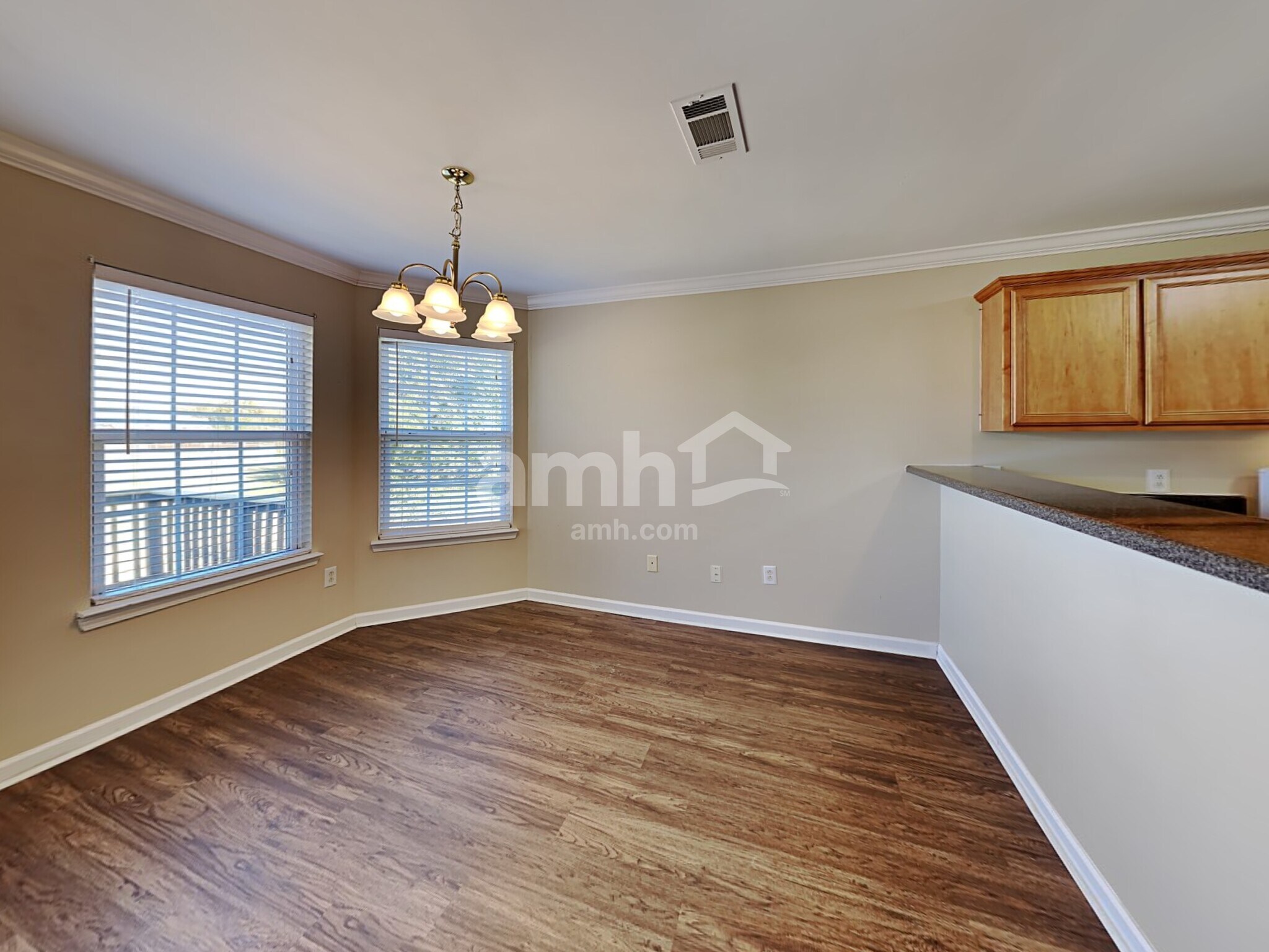 Building Photo - 1308 Chapman Ct