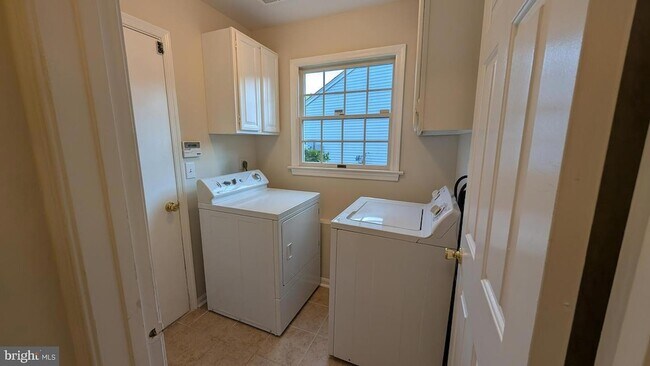 Building Photo - 4500 Stone Pine Ct