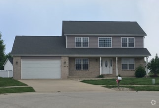 Building Photo - 400 DALHLIA