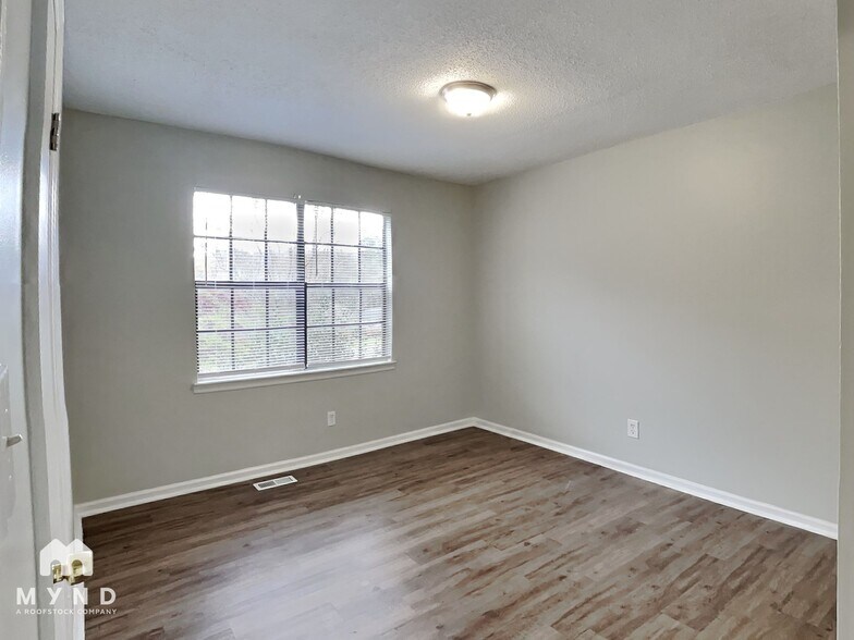 Building Photo - 6500 Kathy Cir