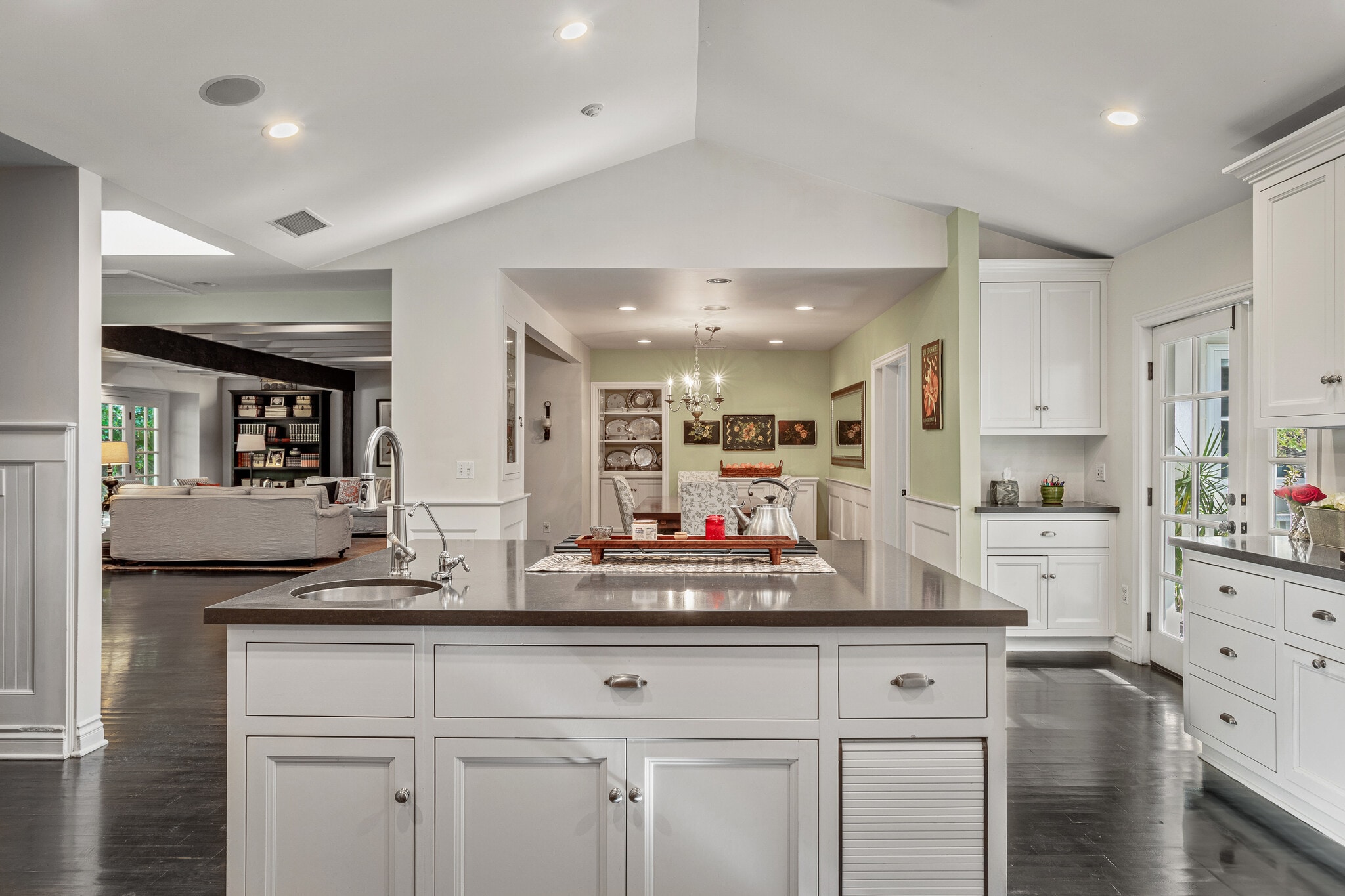 Building Photo - 4537 Agnes Ave