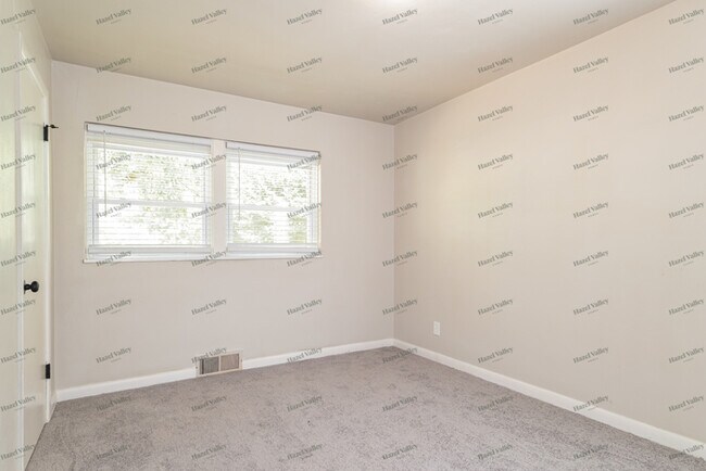 Building Photo - 242 Wooster Dr