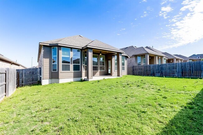 Building Photo - 5853 Bianca Dr