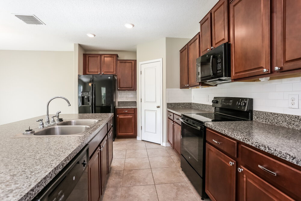 Building Photo - 137 Cascade Bend Dr