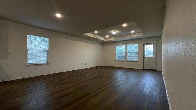 Building Photo - 1315 Binfield Dr