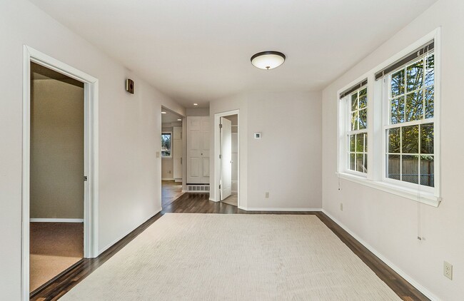 Building Photo - Historic Charm in the Heart of Snohomish