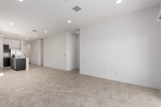 Building Photo - 5617 E Axle Ave