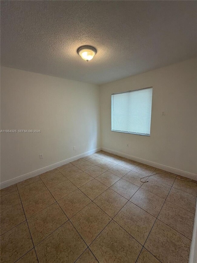 Building Photo - 1621 NW 16th Ave