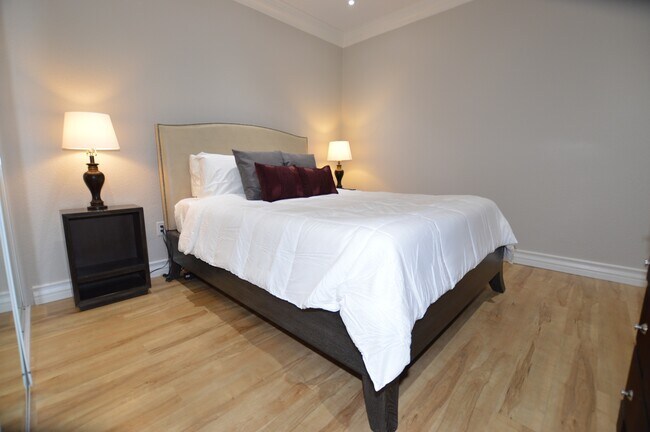 Building Photo - MERIDIAN FURNISHED 2 BDR /2 BATH Luxury Co...