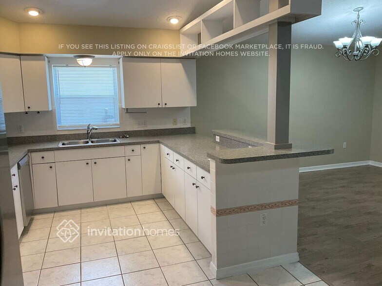 Building Photo - 660 Anclote Dr