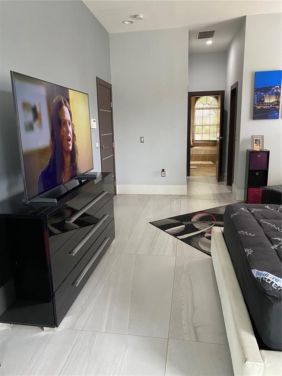 Building Photo - 1917 Pamlynne Pl