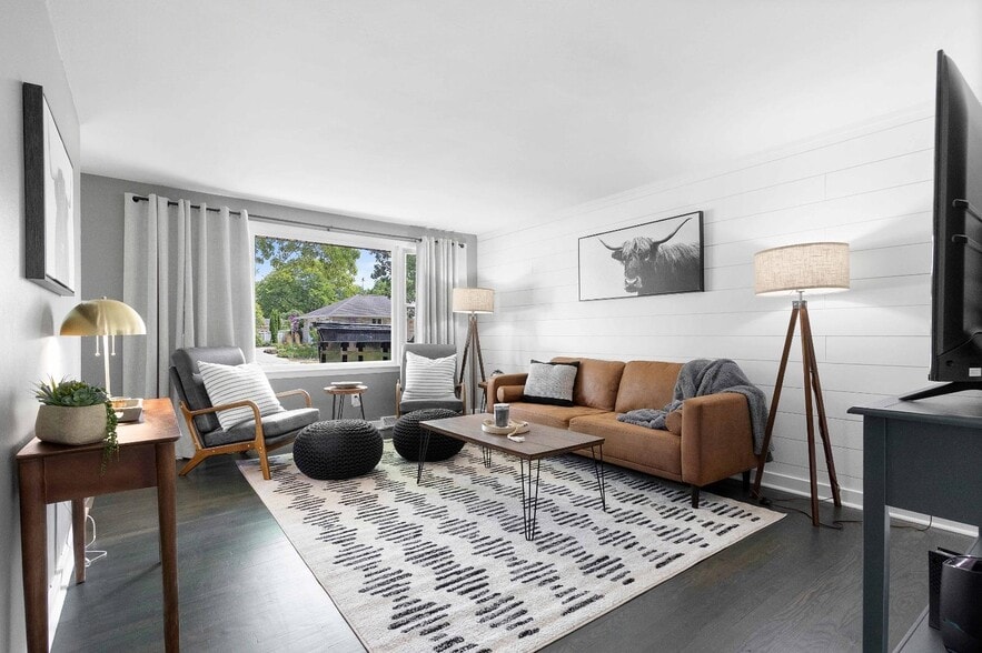 Building Photo - 1446 Pilgrim St