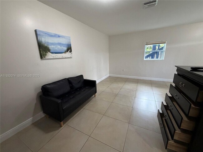 Building Photo - 808 NW 19th St