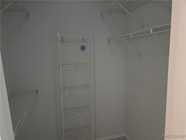 Building Photo - 2846 N Kittery Point