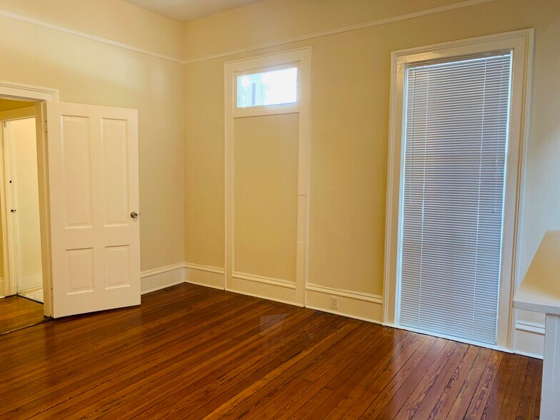 Building Photo - 903 Montgomery St